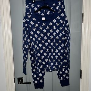 Hanna Andersson Women’s Classic Navy Snowflake Pajama Set